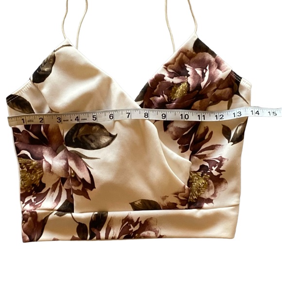 Olive Tree Floral Crop Top Twisted Front. XS (No Size Tag) Excellent Condition! - Picture 5 of 8